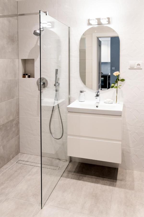 Lake View Apartment-Free Parking Катовіце Екстер'єр фото