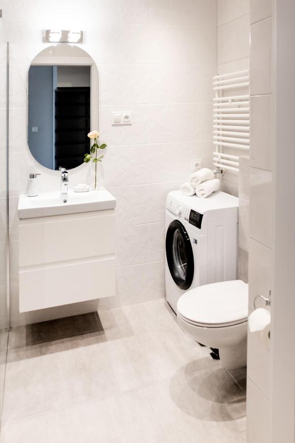 Lake View Apartment-Free Parking Катовіце Екстер'єр фото
