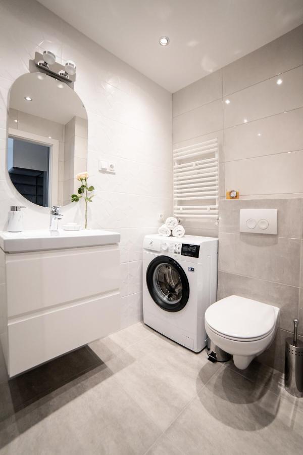 Lake View Apartment-Free Parking Катовіце Екстер'єр фото